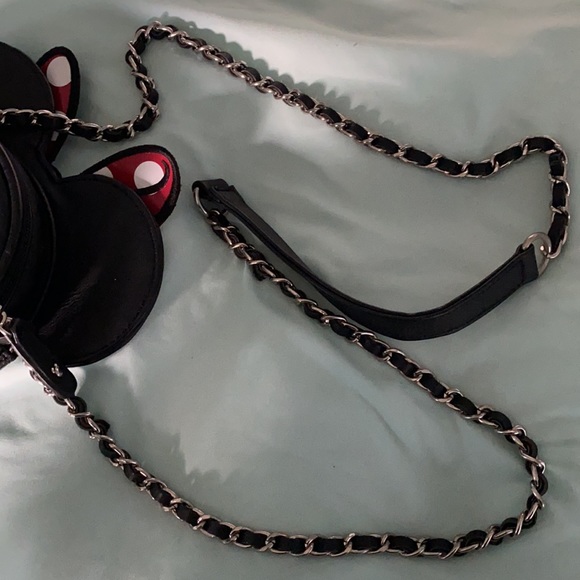 Loungefly Minnie Mouse crossbody - Picture 3 of 5